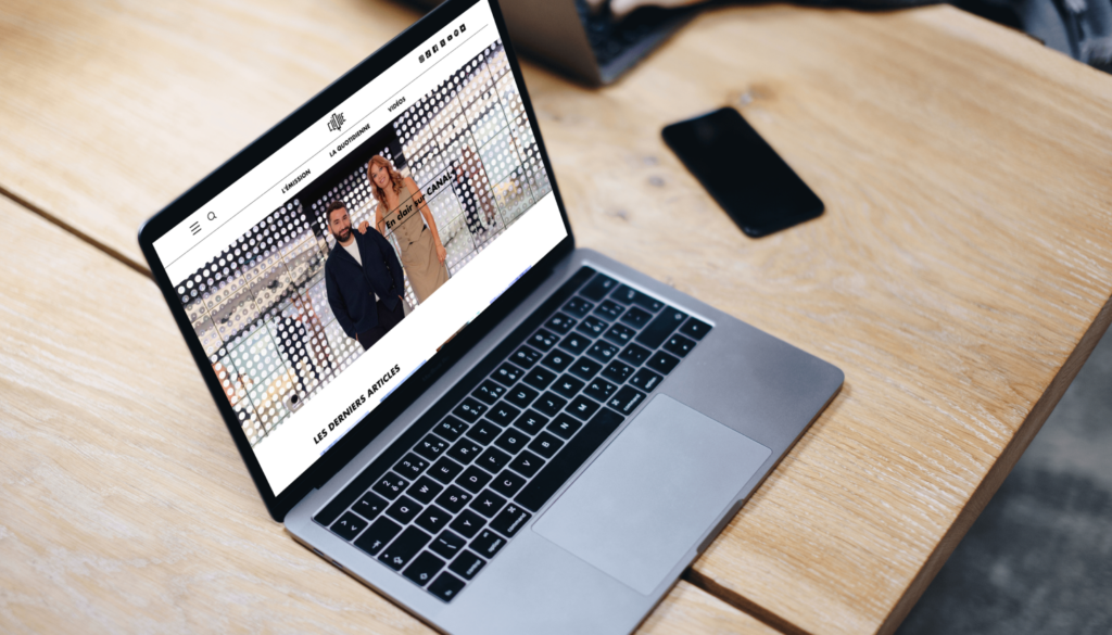 cliquetv mockup