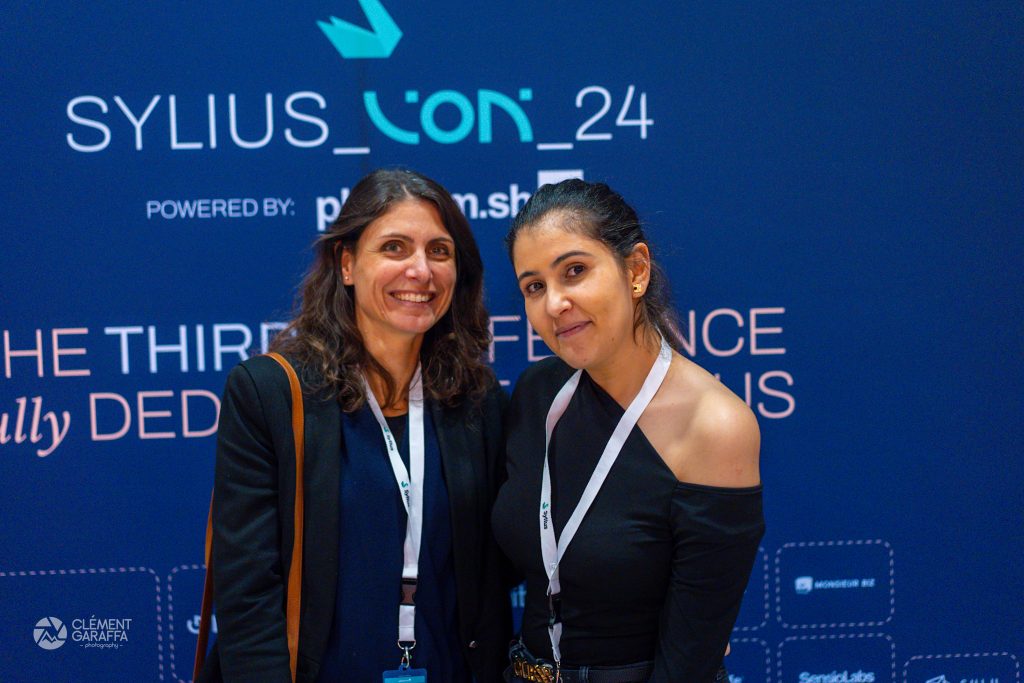 La SyliusCon 2024 : ce que nous avons retenu des conférences sur Sylius 1 Sabrine Ferchichi et Laura Blanot à la Syliuscon
